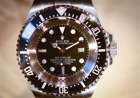 james cameron rolex deepsea challenge|james cameron mariana trench pictures.